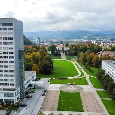 Lux In Park アパート